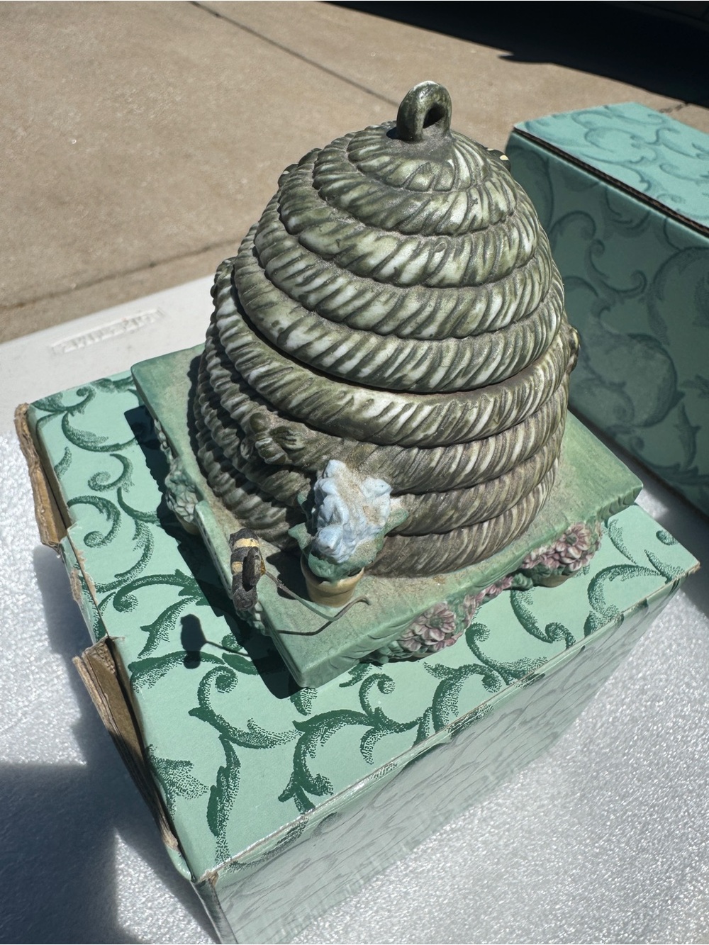 Bee Skep candle holder. No candle included. Pfaltzgraff, Naturewood collection.
